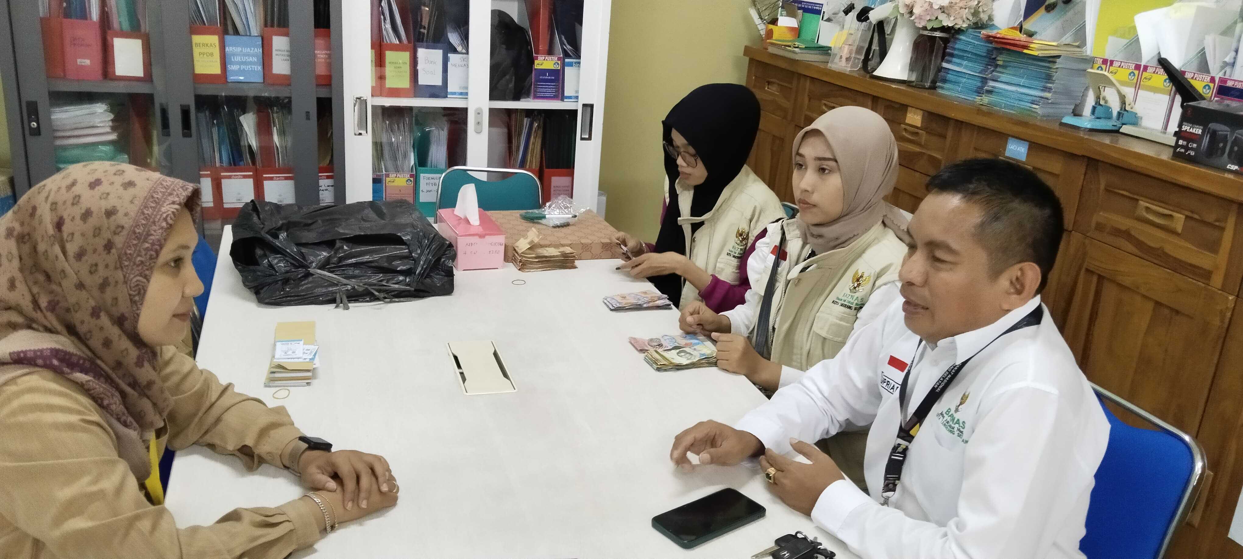 BAZNAS Kota Tangerang Selatan Terima Donasi Palestina dari SMP Pustek Serpong