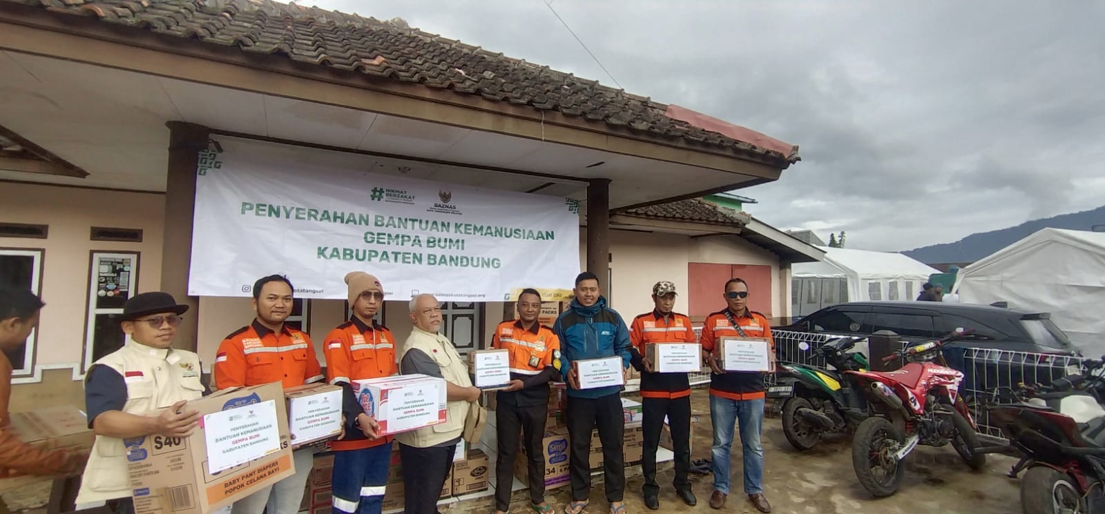Bantuan Kemanusiaan BAZNAS Kota Tangsel Untuk Pemulihan Korban Gempa Kabupaten Bandung