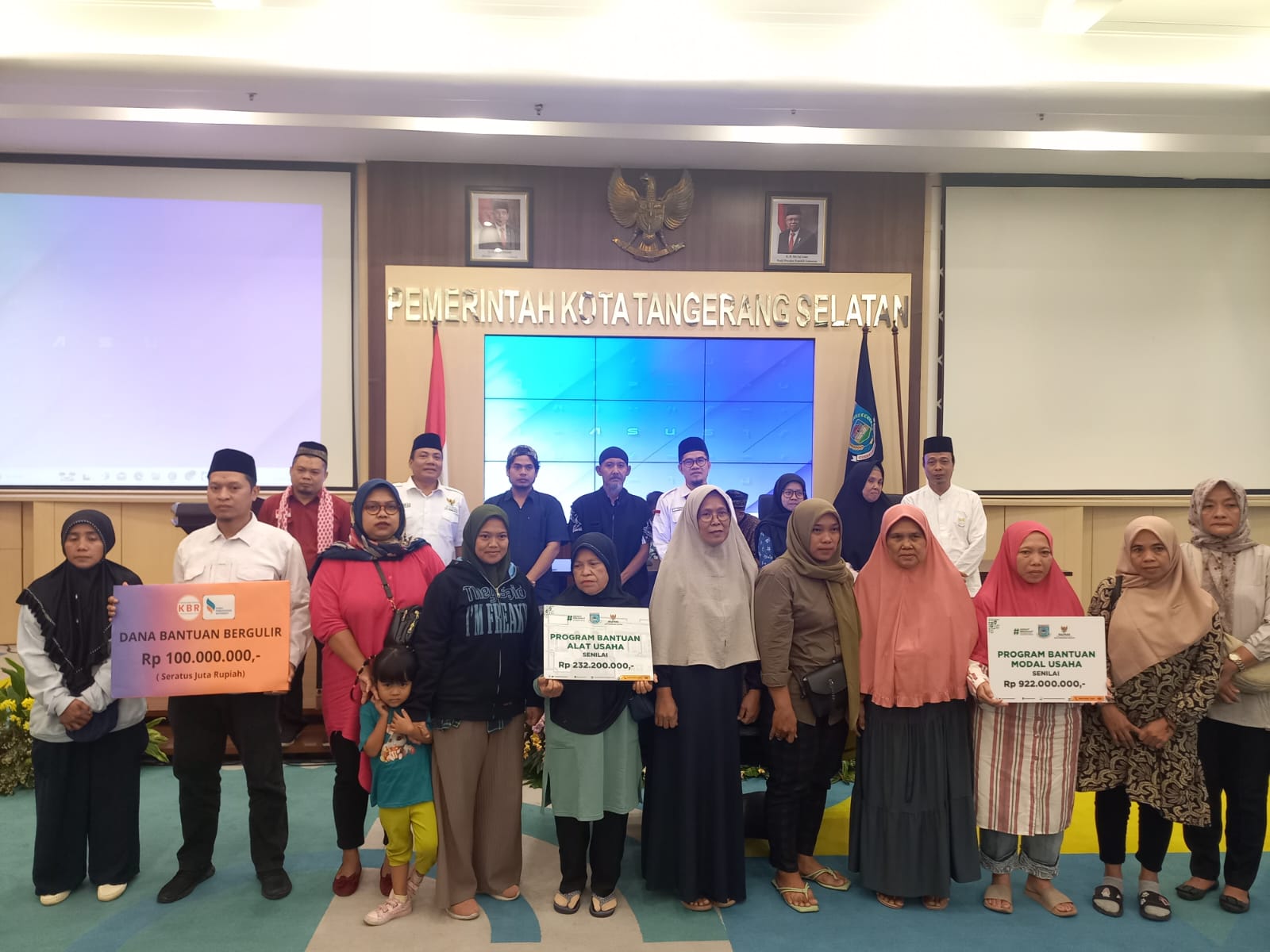 Tangsel Bebas Rentenir &amp; Judi Online: BAZNAS Kota Tangsel Beri Bantuan Modal &amp; Alat Usaha bagi UMKM