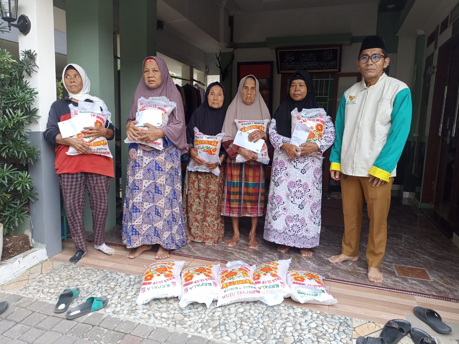 660 Lansia Tangsel Kembali Terima Bantuan GAUL di Periode Kedua Tahun 2024